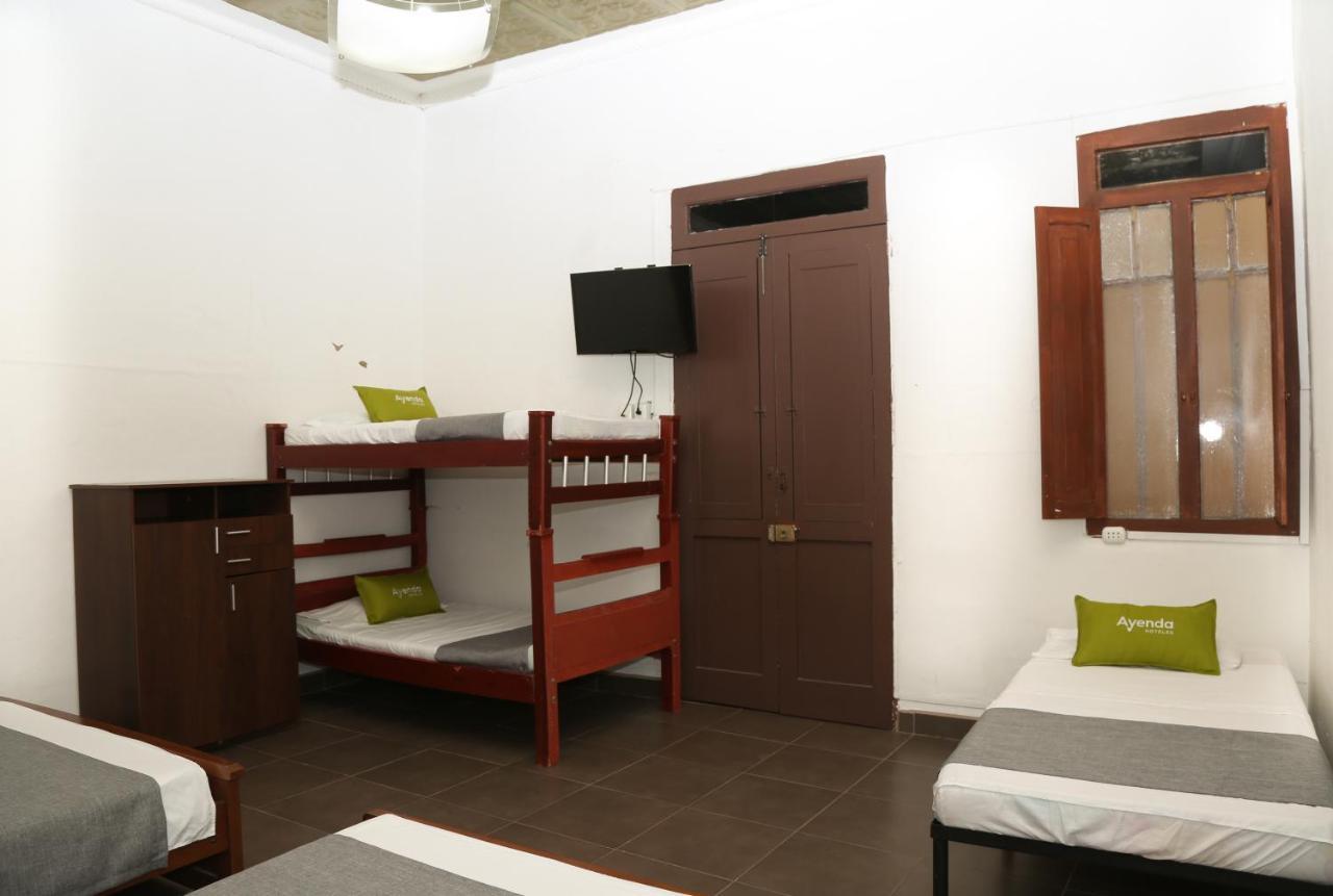 Hotel La Republica Manizales Bagian luar foto